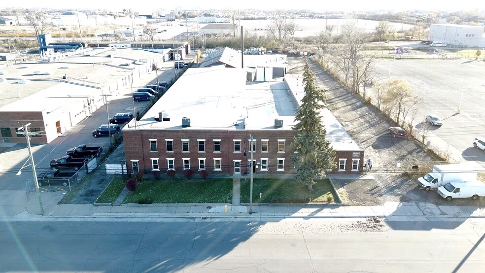 Detroit Furniture (MI)