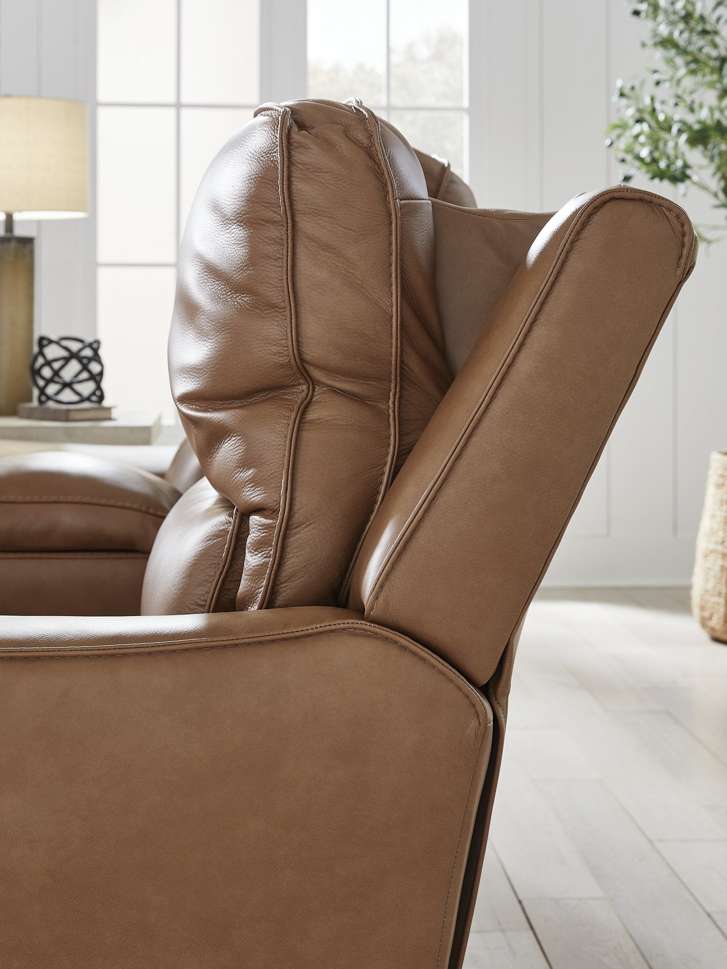 DeepWakes Power Reclining Sofa