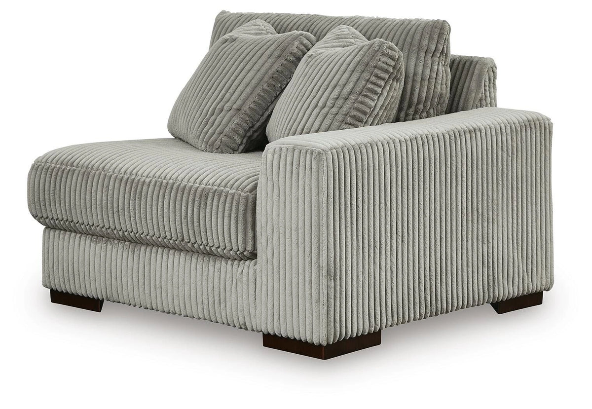Lindyn Sectional with Chaise